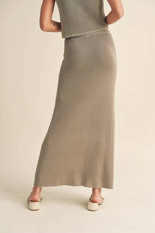 Slaying Maxi Skirt - Image 5